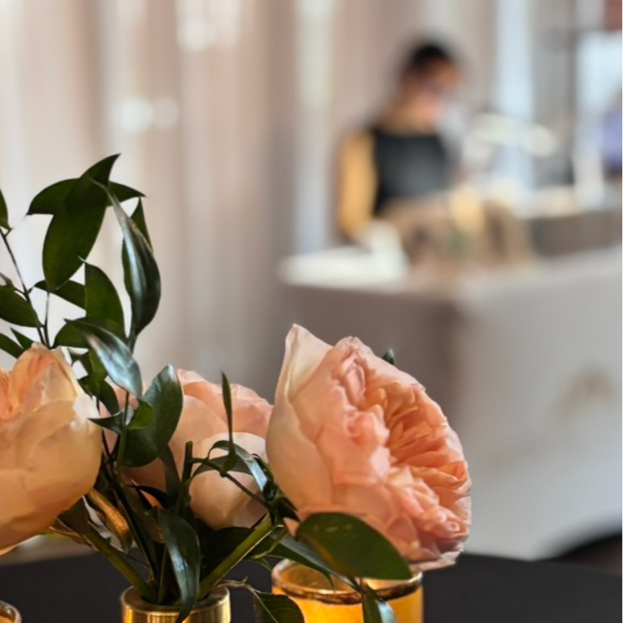 Luxury live event sketching during Tampa wedding celebration